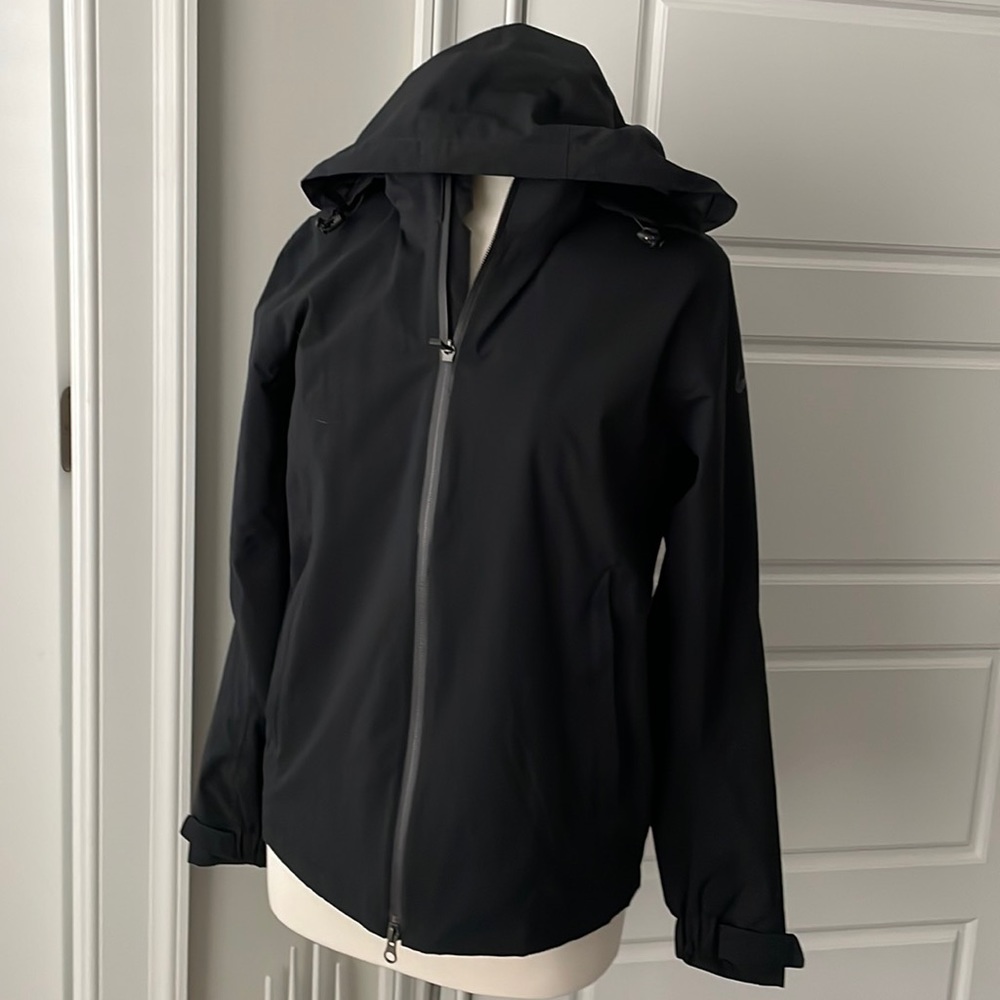 Nike Hypershield Waterproof jacket size Small